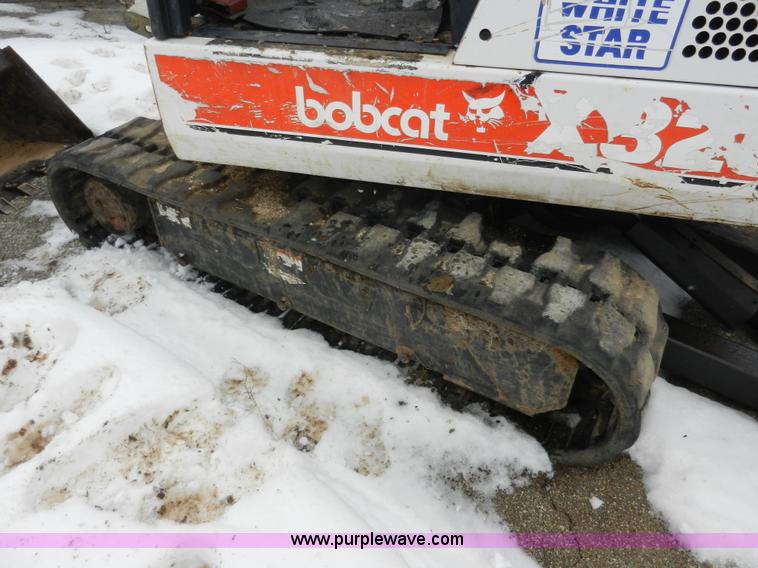 image for item A3929 Bobcat X325 compact excavator