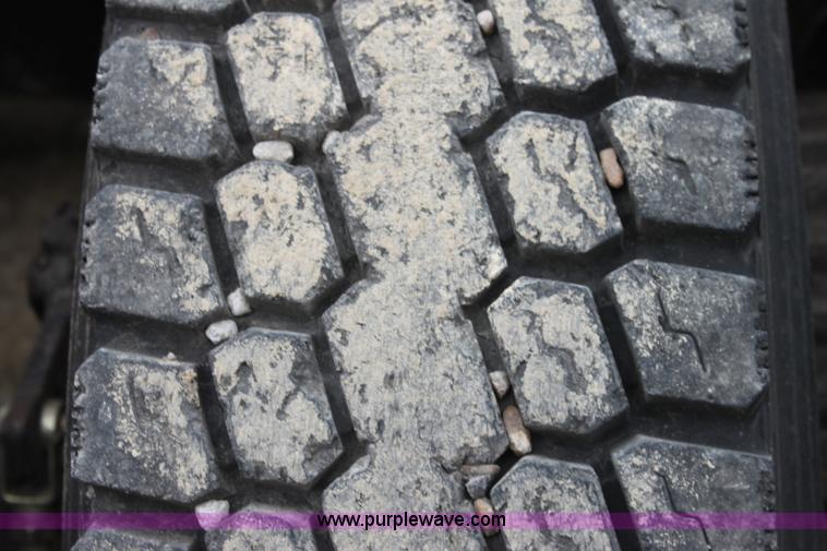 image for item AA9134 1987 Mack R686ST semi truck