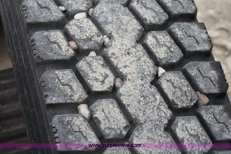 image for item AA9134 1987 Mack R686ST semi truck