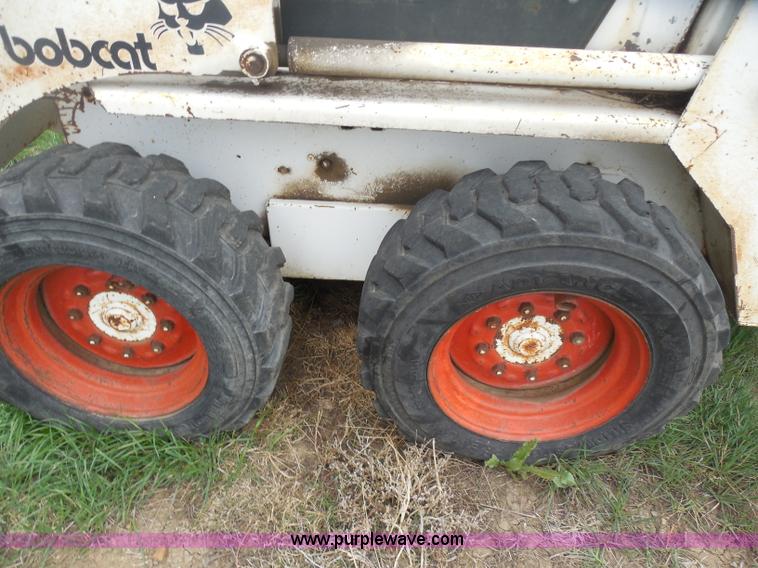 1980 Bobcat 732 skid steer in Salina, KS Item AD9483 sold Purple Wave