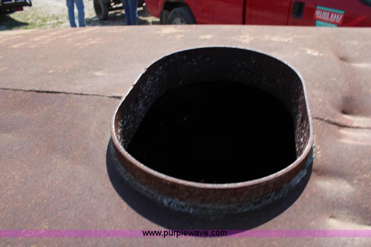 image for item AJ9634 800 gallon water tank