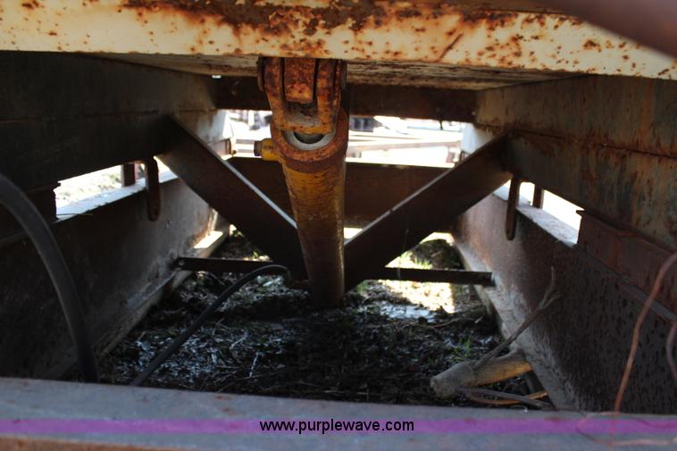 image for item AJ9635 Concrete hopper