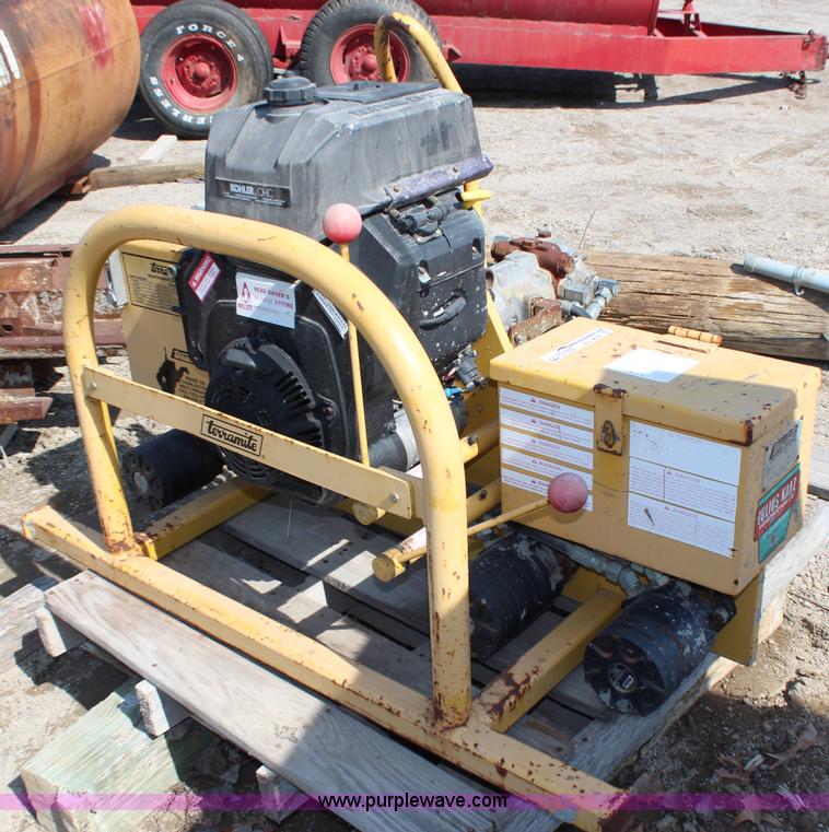 image for item AJ9639 Terramite roller screed