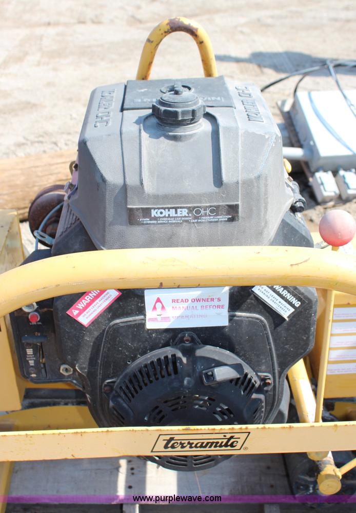 image for item AJ9639 Terramite roller screed