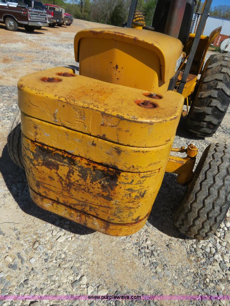 image for item B4741 John Deere 480BD rough terrain forklift