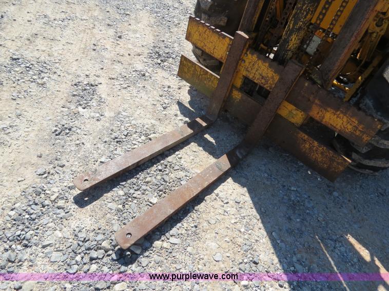 image for item B4741 John Deere 480BD rough terrain forklift