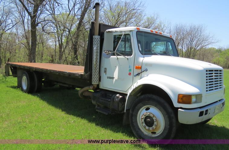 image for item B4750 1998 International 4700 flatbed truck