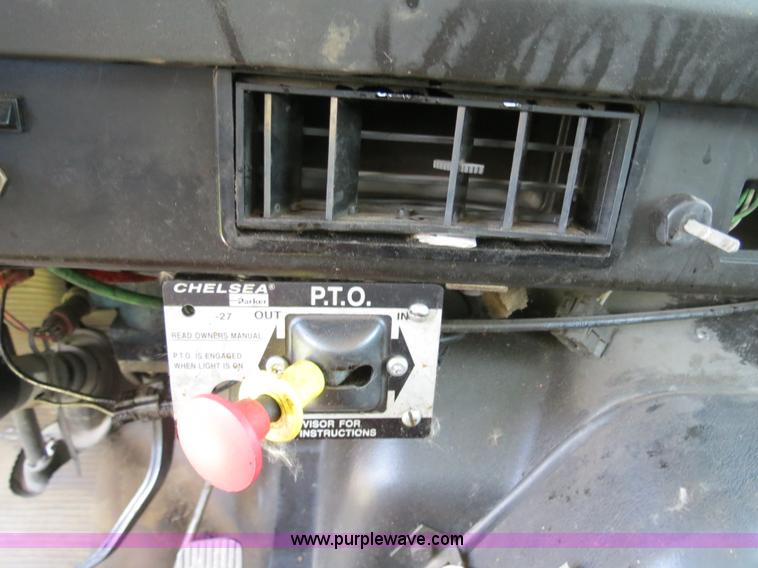 image for item B4750 1998 International 4700 flatbed truck