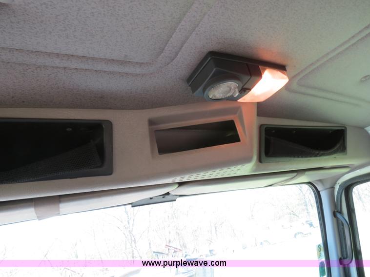 image for item B4750 1998 International 4700 flatbed truck