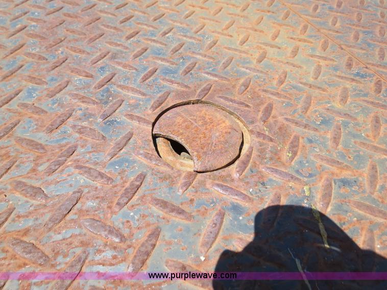 image for item B4750 1998 International 4700 flatbed truck