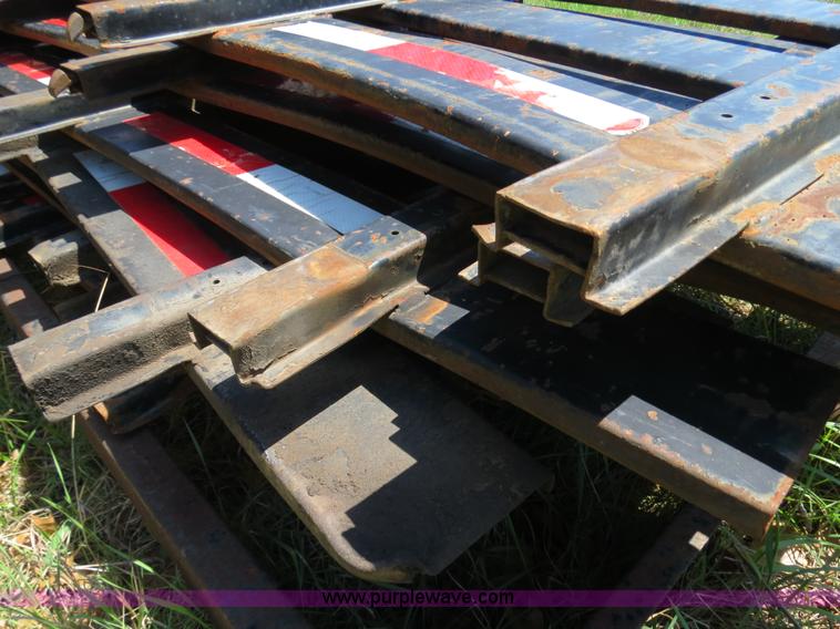 image for item B4750 1998 International 4700 flatbed truck