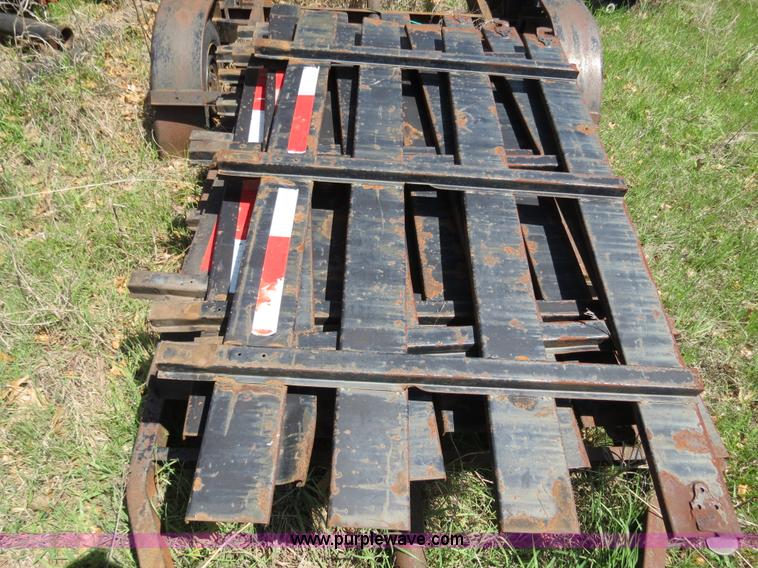 image for item B4750 1998 International 4700 flatbed truck