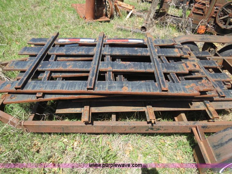 image for item B4750 1998 International 4700 flatbed truck