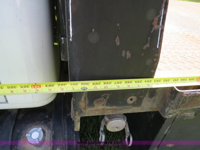 image for item B4750 1998 International 4700 flatbed truck