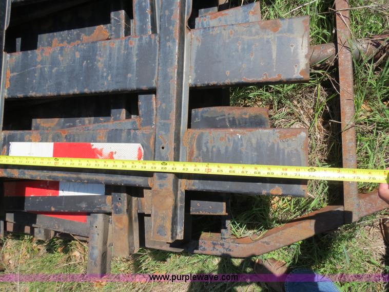 image for item B4750 1998 International 4700 flatbed truck