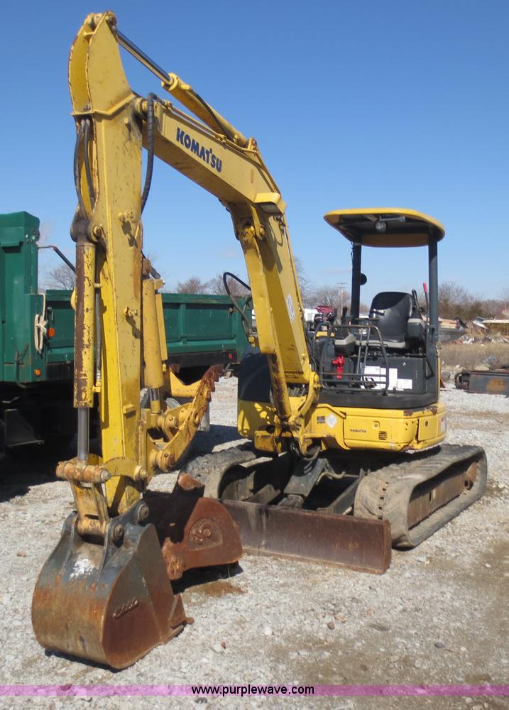 image for item D5805 2004 Komatsu PC50MR-2 mini excavator