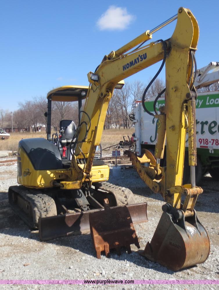 image for item D5805 2004 Komatsu PC50MR-2 mini excavator