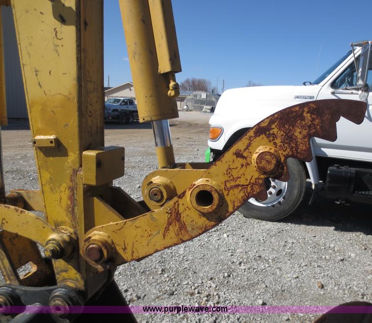 image for item D5805 2004 Komatsu PC50MR-2 mini excavator