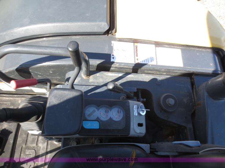 image for item D5805 2004 Komatsu PC50MR-2 mini excavator