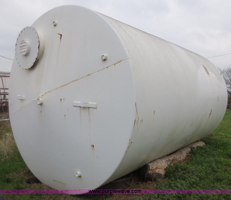 image for item D5829 10,000 gallon steel fuel tank