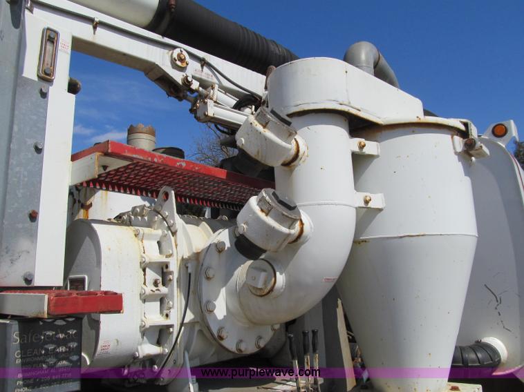 image for item D7251 1997 International 2554 rodder/hydro excavation truck