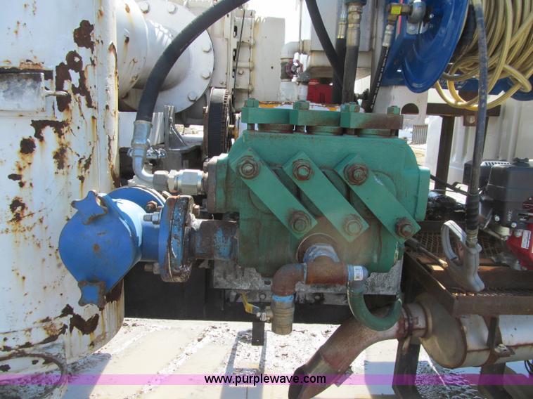 image for item D7251 1997 International 2554 rodder/hydro excavation truck