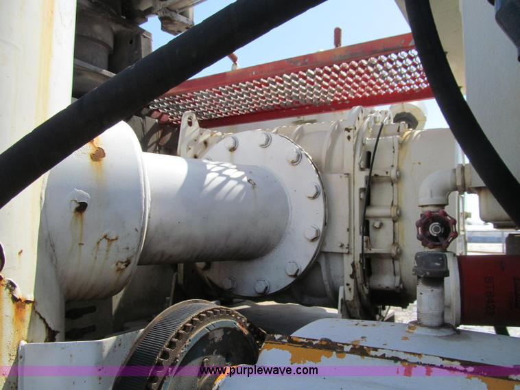 image for item D7251 1997 International 2554 rodder/hydro excavation truck