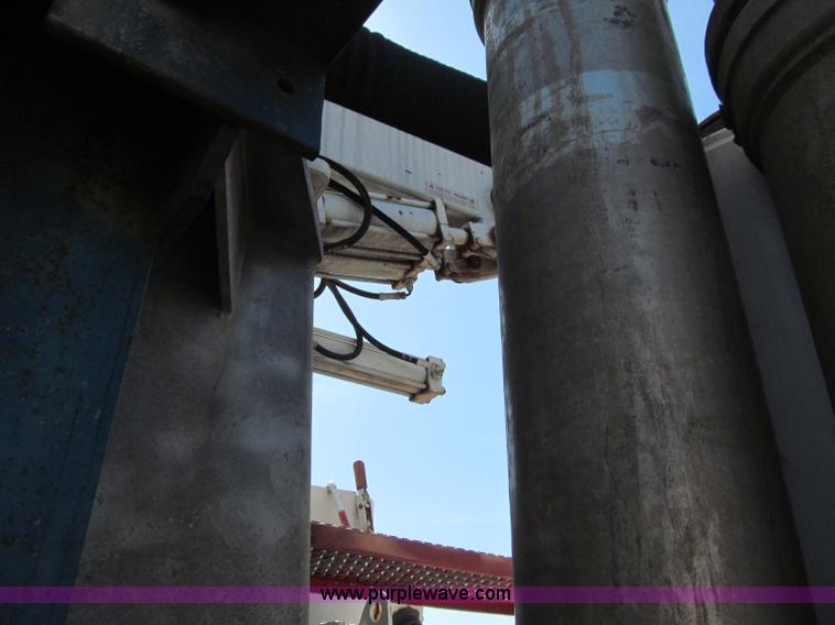 image for item D7251 1997 International 2554 rodder/hydro excavation truck