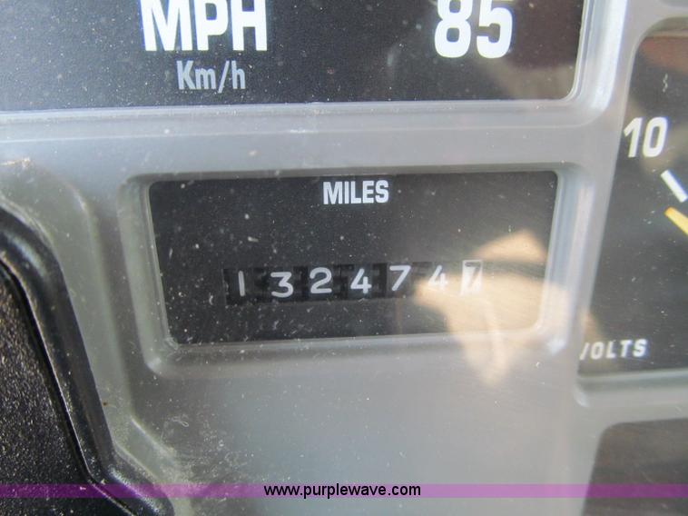 image for item D7251 1997 International 2554 rodder/hydro excavation truck