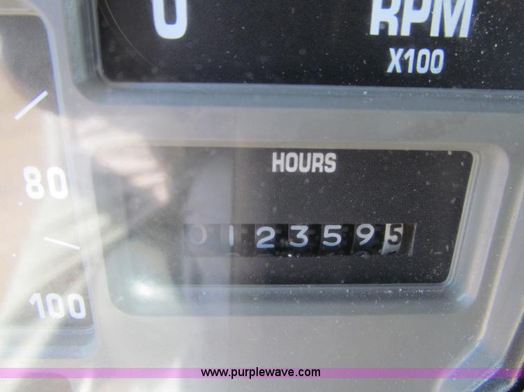 image for item D7251 1997 International 2554 rodder/hydro excavation truck