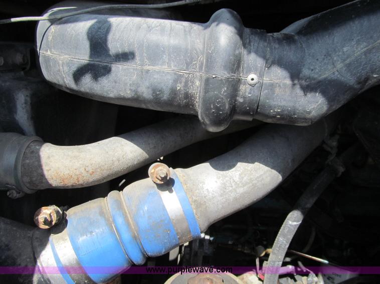 image for item D7251 1997 International 2554 rodder/hydro excavation truck