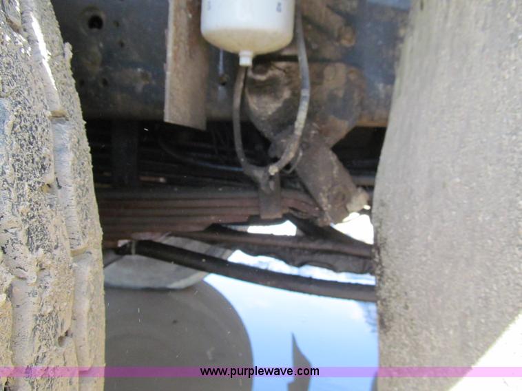 image for item D7251 1997 International 2554 rodder/hydro excavation truck