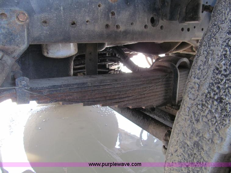 image for item D7251 1997 International 2554 rodder/hydro excavation truck