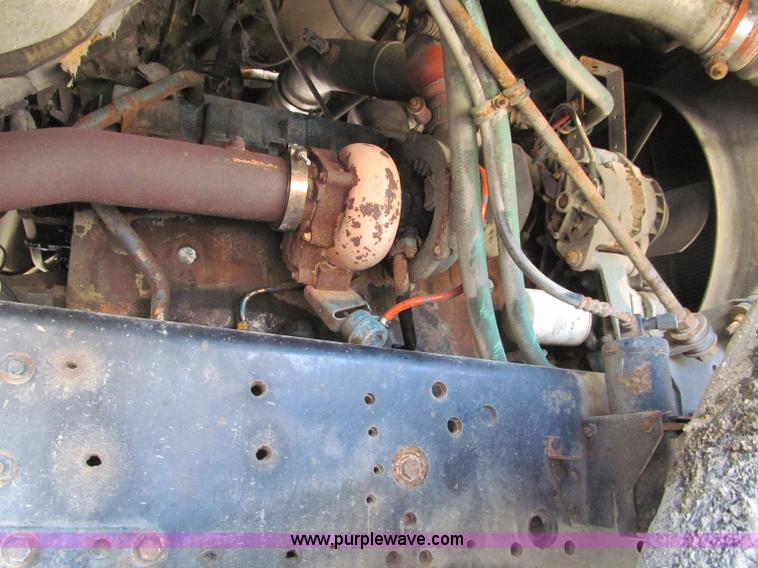 image for item D7251 1997 International 2554 rodder/hydro excavation truck