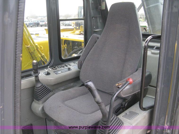 image for item E3375 2000 Komatsu PC120-6E Advance excavator