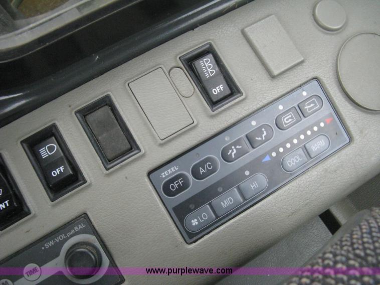 image for item E3375 2000 Komatsu PC120-6E Advance excavator