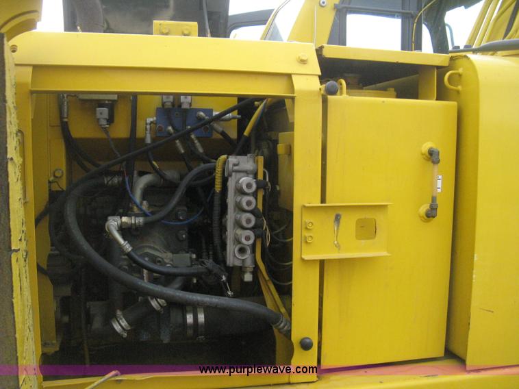 image for item E3375 2000 Komatsu PC120-6E Advance excavator