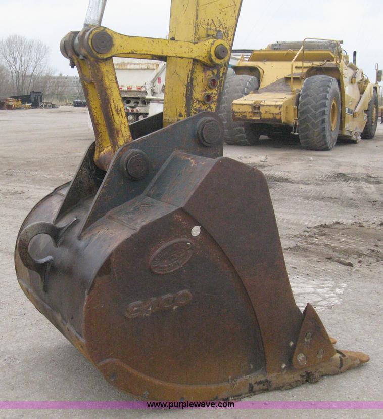 image for item E3376 1997 Komatsu PC200LC-6LC excavator