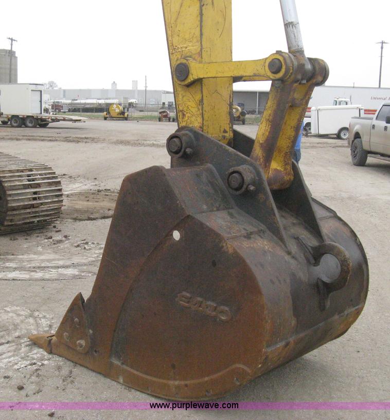 image for item E3376 1997 Komatsu PC200LC-6LC excavator