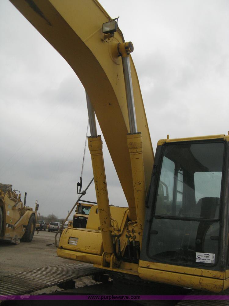 image for item E3376 1997 Komatsu PC200LC-6LC excavator