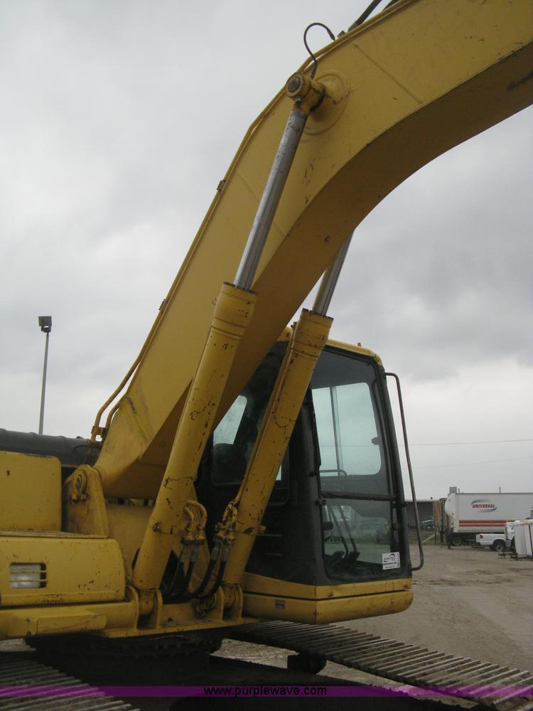 image for item E3376 1997 Komatsu PC200LC-6LC excavator