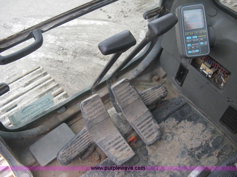 image for item E3376 1997 Komatsu PC200LC-6LC excavator
