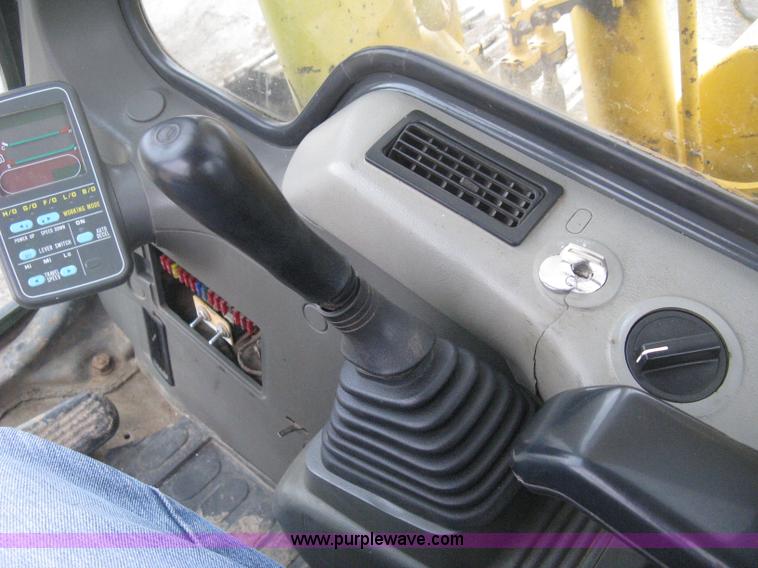 image for item E3376 1997 Komatsu PC200LC-6LC excavator