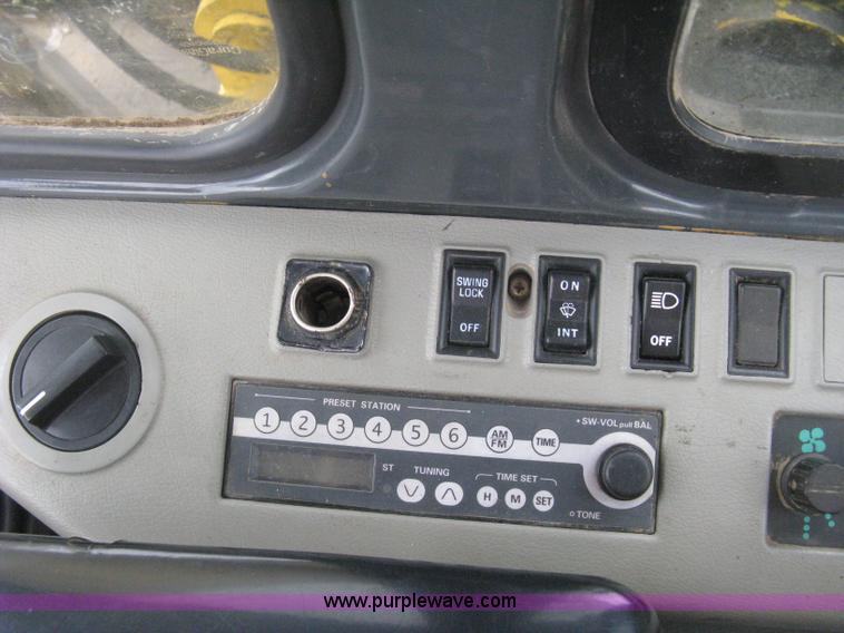 image for item E3376 1997 Komatsu PC200LC-6LC excavator