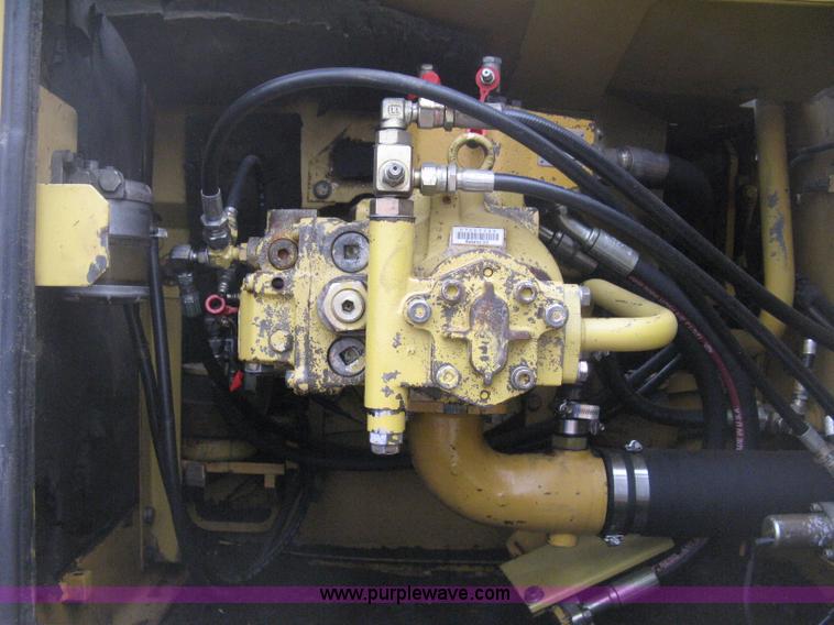 image for item E3376 1997 Komatsu PC200LC-6LC excavator