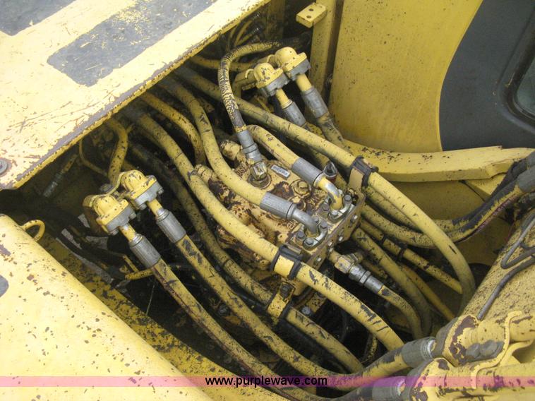 image for item E3376 1997 Komatsu PC200LC-6LC excavator