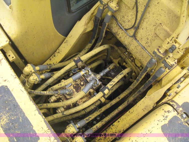 image for item E3376 1997 Komatsu PC200LC-6LC excavator
