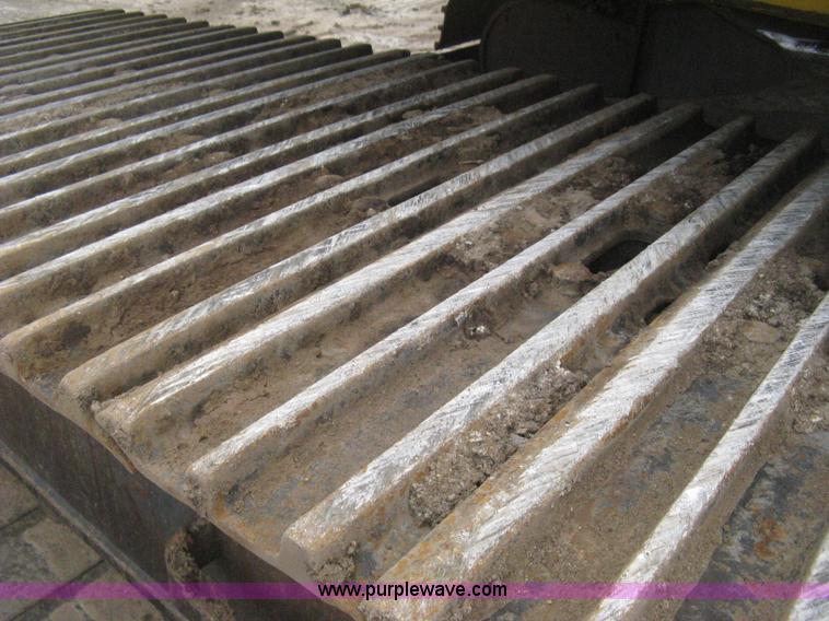 image for item E3376 1997 Komatsu PC200LC-6LC excavator