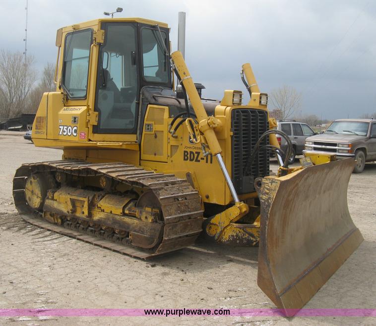image for item E3377 2005 John Deere 750C LT Series II dozer