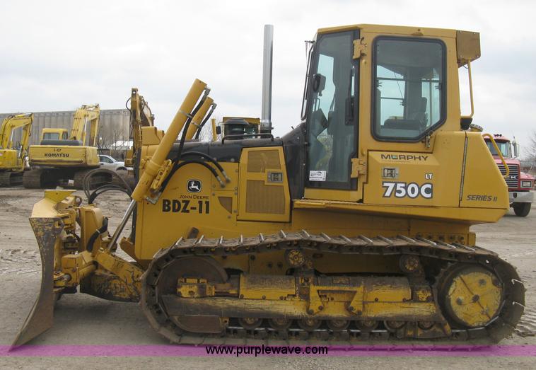 image for item E3377 2005 John Deere 750C LT Series II dozer